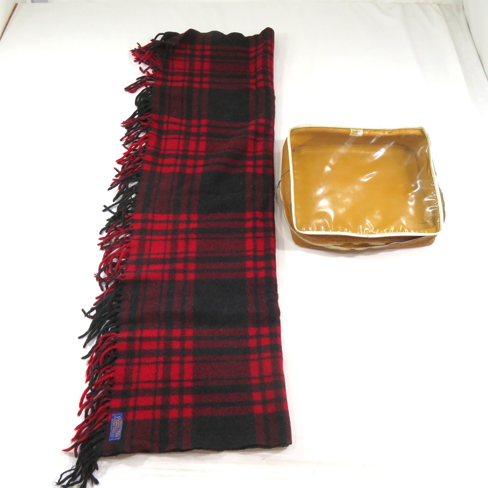 Pendleton Wool Stadium Blanket Robe Throw Plaid Red Black 62X52 + 4" fringe Vtg